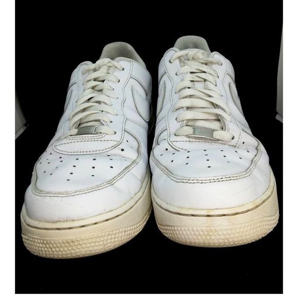 Nike Air Force 1 Men\'s Pre-owned Low Top Triple White Sneakers - sz. 13 main image 3